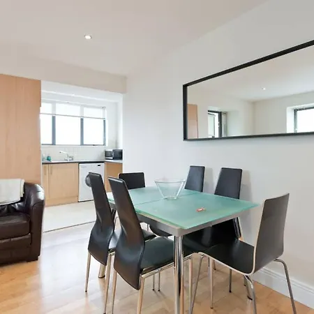 Apartment *spacious*citycentre*3bedroom Apt*near*oconnell St Dublin